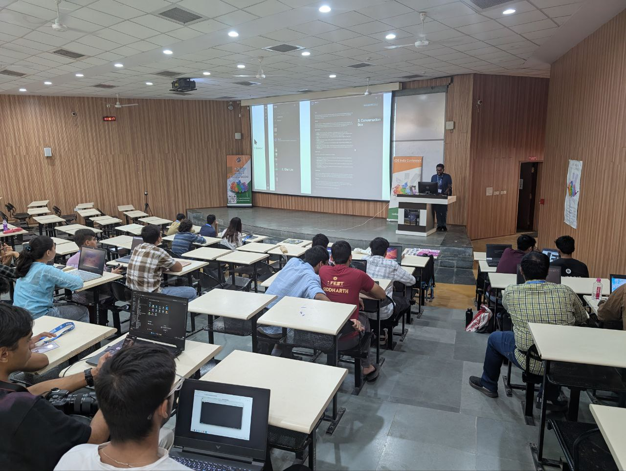 Aakarsh taking workshop about qt and qml